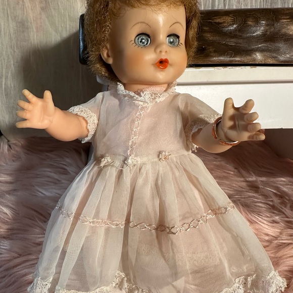 EE G EE Vintage Princess Baby Doll No Chews Moveable Eyes - Picture 4 of 9